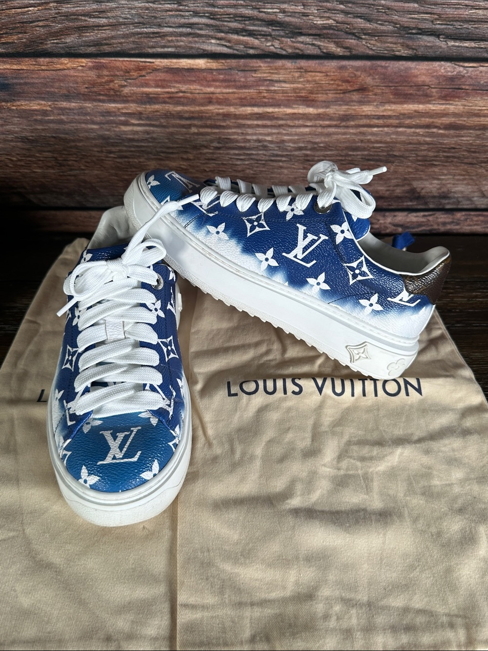 Louis Vuitton "Time Out" sneakers Blue & White Monogram Low-Top Sneakers